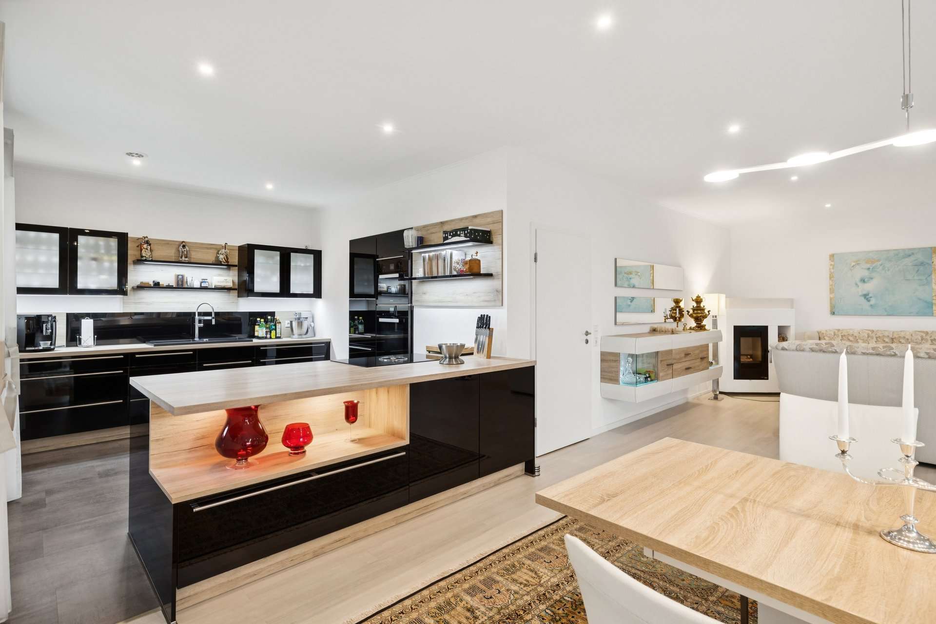 Immobilie in Hasselberg - Ankommen, Aufatmen, Wohlfühlen – hochwertiger Bungalow in Ostseenähe - Bild 2