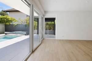 Mehrgenerationen-Villa mit Pool, Penthouse und außergewöhnlichem Wohnkomfort – Die vollständige Adresse der Immobilie erhältst du vom Anbieter., 81825 Gartenstadt Trudering, München – Vorschaubild 5