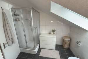 Hell und wohnlich: Zwei Zimmer im Dachgeschoss – 40217 Unterbilk, Düsseldorf – Vorschaubild 7