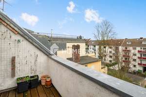 3-Zimmer-Dachgeschosswohnung mit Loggia, Gäste-WC und Spitzboden in Köln-Humboldt-Gremberg – 51105 Humboldt/Gremberg, Köln – Vorschaubild 2