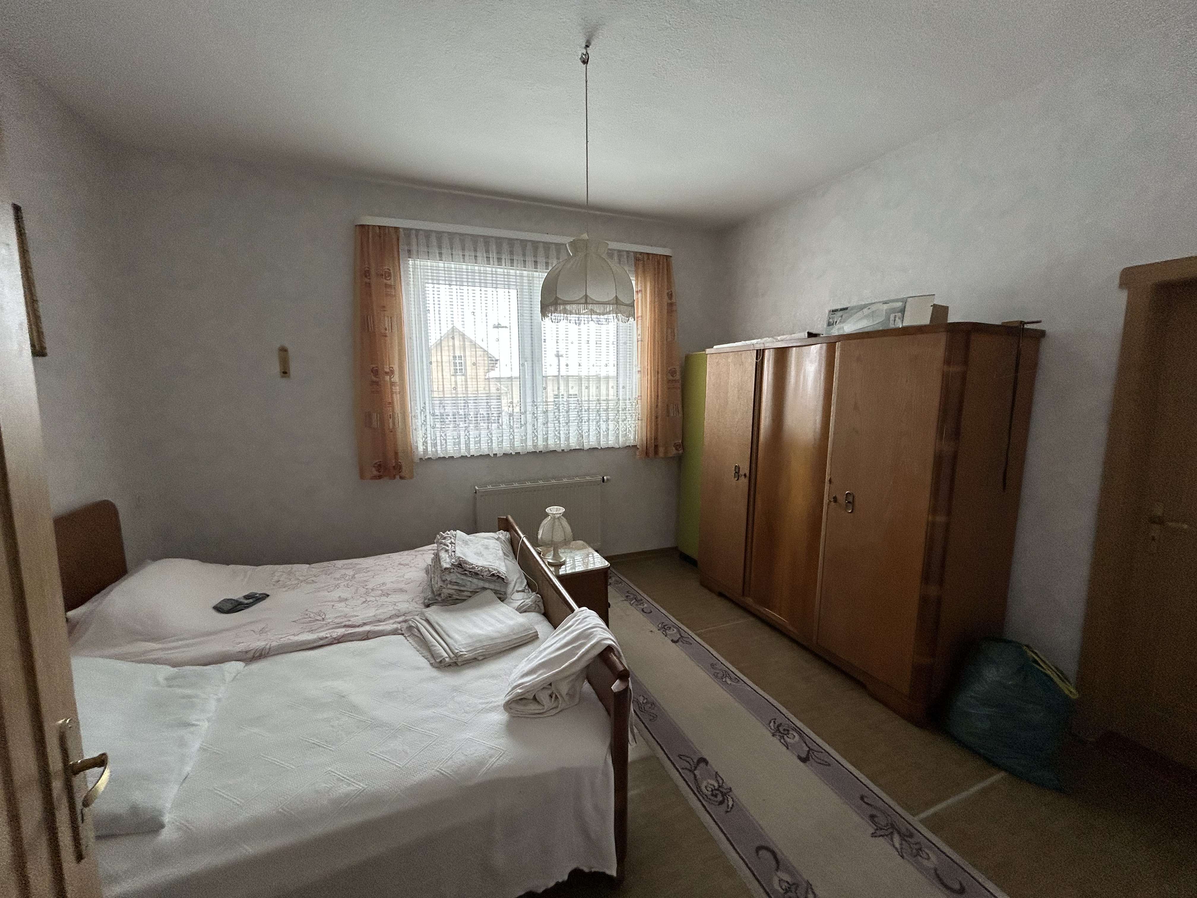 Immobilie in Floh-Seligenthal - Verkaufe interessante Bestandsimmobilie mit Werkstattanbau, Innenhof und kleinen Garten am Bachlauf! - Bild 2