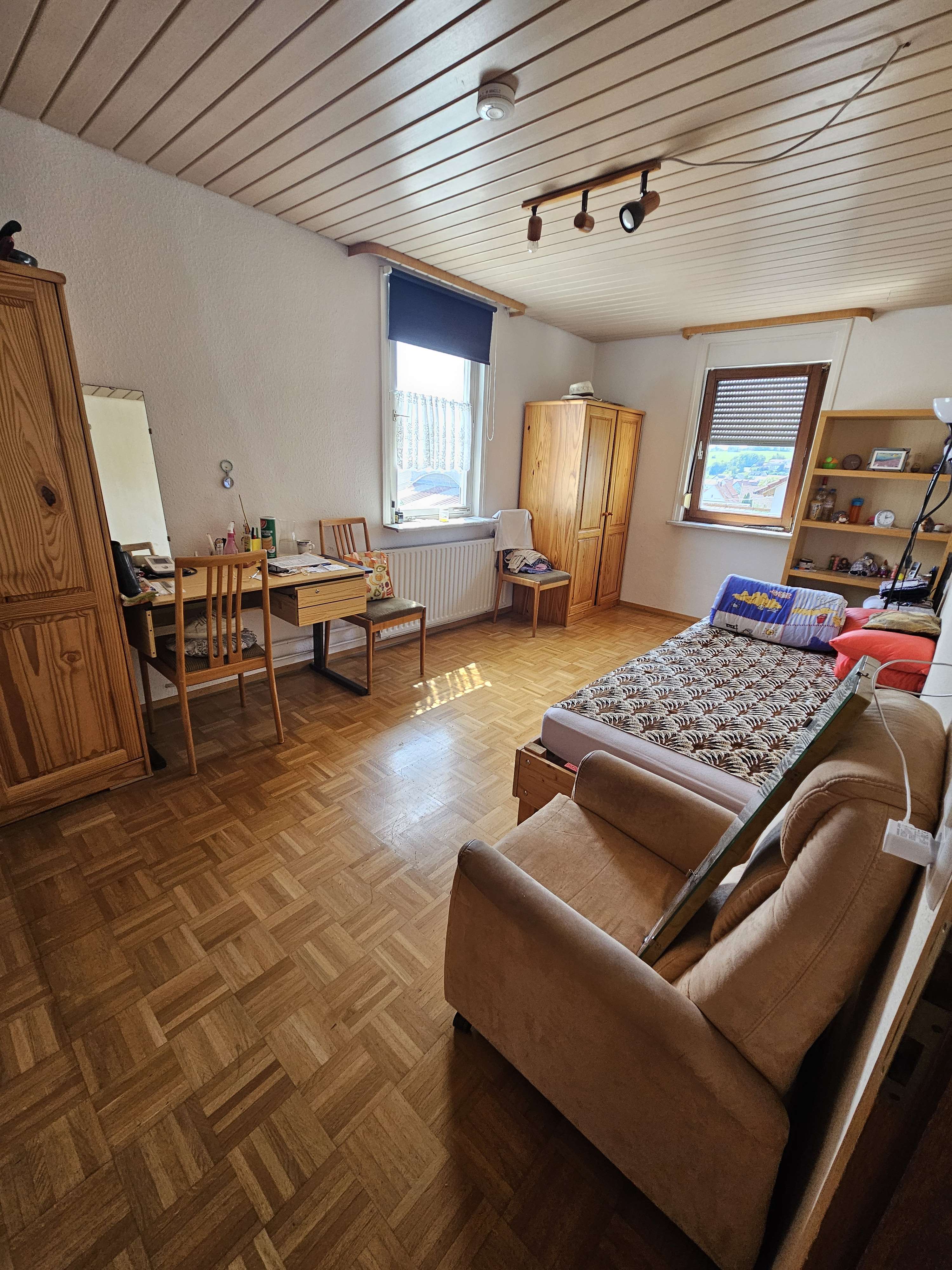 Immobilie in Sonnenbühl - Großzügiges 3 Familienhaus oder Areal mit Entwicklungspotenzial und Mischnutzung - Bild 0