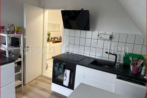 **huesch-immobilien.de**
Charmante 2-Zimmer-Dachgeschosswohnung in Essen-Bergerhausen – Die vollständige Adresse der Immobilie erhältst du vom Anbieter., 45136 Bergerhausen, Essen – Vorschaubild 12