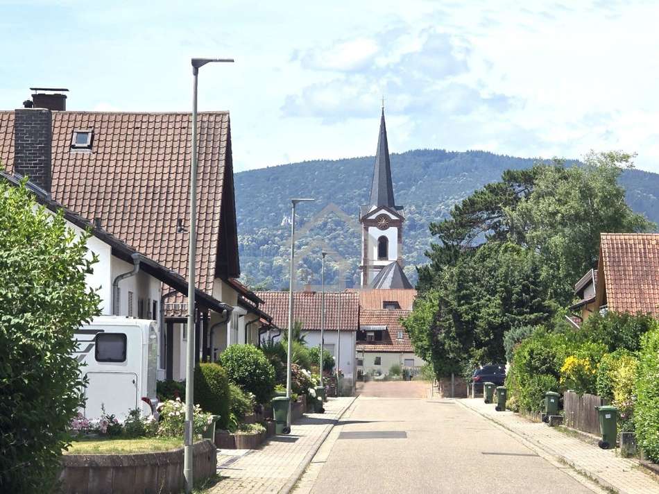 Sicht auf die Kirche - Stra...