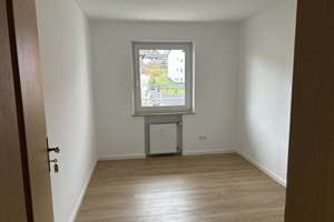 Renovierte 4-Zimmer Erdgeschosswohnung mit Balkon in Oberisling-Graß – Liebhartstraße 32, 93053 Oberisling-Graß, Regensburg – Vorschaubild 4