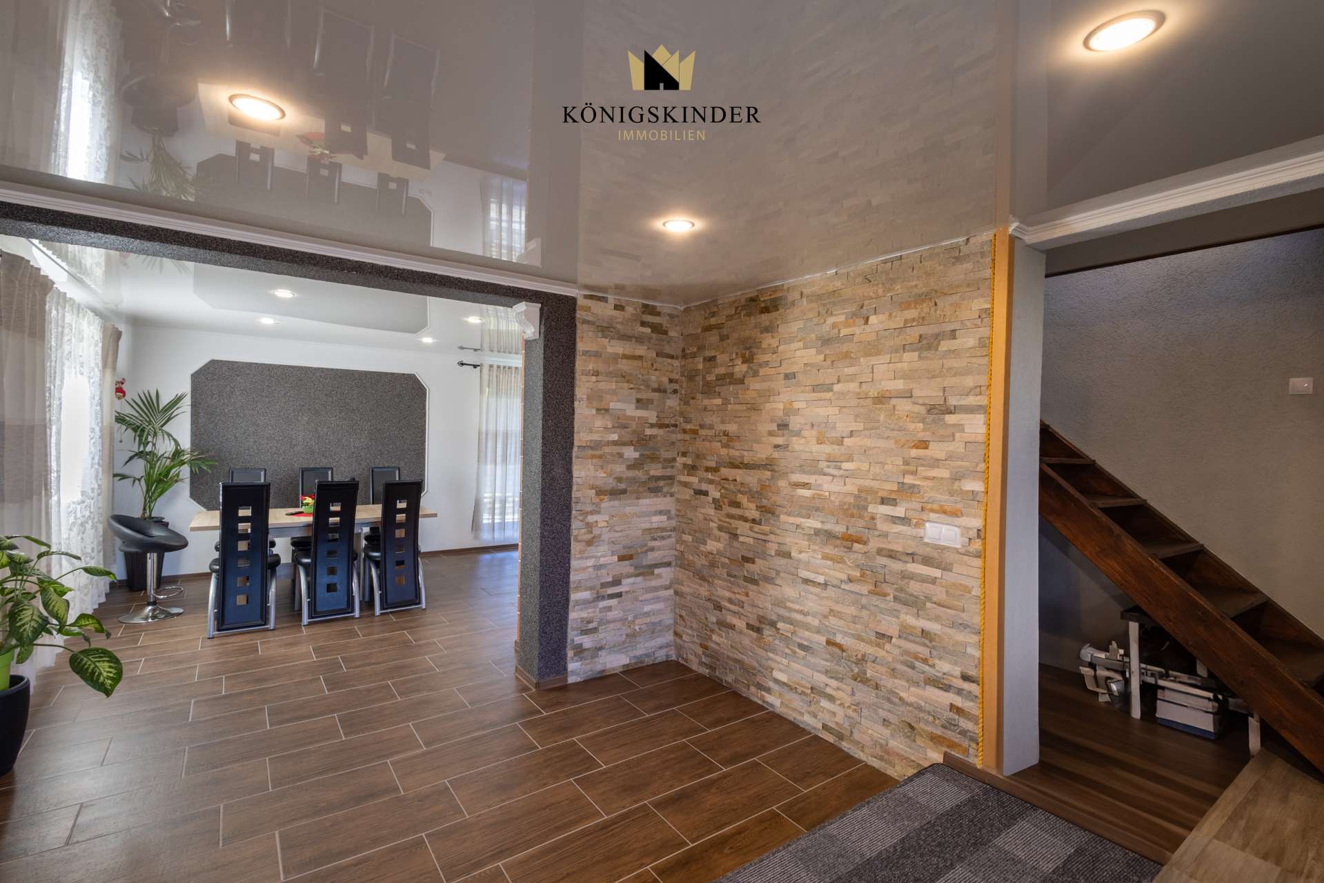 Immobilie in Bartholomä - Charmante und umfassend sanierte Wohlfühloase - einfach einziehen und genießen! - Bild 2