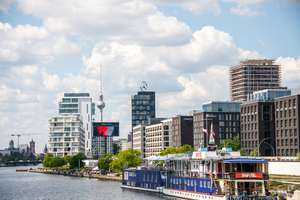 Penthouse-Juwel mit Seltenheitswert – XL-Terrasse, zwei Bäder, Fußbodenheizung und viel Privatsphäre – Warschauer Straße 10, 10243 Friedrichshain, Berlin – Vorschaubild 6