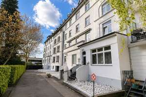Stilvoller Familienaltbau | 117 m² | 4,5 Zimmer | Garage | Loggia | Blick ins Grüne | Tarpenbek