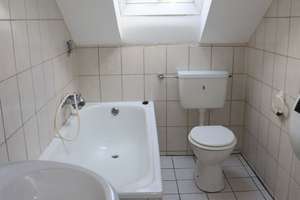 Gepflegte 2-Zimmer Dachgeschosswohnung. In ruhiger Lage.  – Röntgenstraße 31, 45143 Altendorf, Essen – Vorschaubild 5