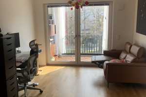 [Möbeliert] Stilvolle, neuwertige 2-Zimmer-Wohnung mit lux. Innenausstattung mit Balkon und EBK – München – Vorschaubild 6