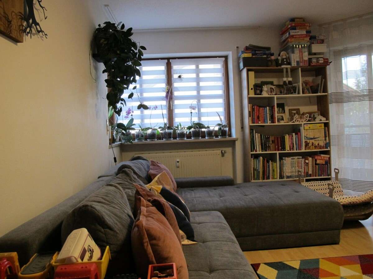 Immobilie in Mehring - Schön geschnittene 3-Zi ETW, 1. OG m. Balkon, Gartennutzung u. TG Stellplatz,  frei ab Mai/Juni 2026 - Bild 2