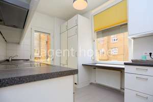MÖBLIERT - WOHNEN im LEHENVIERTEL - 4-Zimmer-Wohnung mit zwei Schlafzimmern und Balkon   – Die vollständige Adresse der Immobilie erhältst du vom Anbieter., 70180 Lehen, Stuttgart – Vorschaubild 8