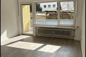 Moderne 1-Zimmer-Wohnung mit Balkon in Köln- Weiden – frisch renoviert! – Die vollständige Adresse der Immobilie erhältst du vom Anbieter., 50858 Weiden, Köln – Vorschaubild 1