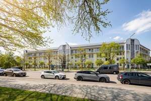 STILVOLLE 4 ZIMMER MAISONETTEWOHNUNG MIT DACHTERASSE – Die vollständige Adresse der Immobilie erhältst du vom Anbieter., 81739 Altperlach, München – Vorschaubild 1