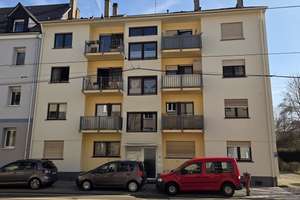 Gehobene, helle 3 Zimmer Wohnung mit Einbauküche, 2 Balkonen und 1 Stellplatz in der Südstadt