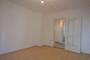 Helle, schön geschnittene 2 ZKB mit Garten direkt am Lech – Yorckstraße 53, 86165 Lechhausen-Süd, Augsburg – Vorschaubild 2