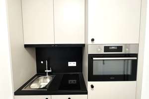 Süd-Balkon zum Innenhof! - mit EBK und Abstellkammer direkt in Adlershof!!!!! – Glienicker Weg 136, 12489 Adlershof, Berlin – Vorschaubild 3