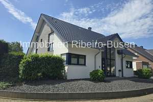 Ein Zuhause für höchste Ansprüche – großzügiges Wohnen mit Pool und Einliegerwohnung – Die vollständige Adresse der Immobilie erhältst du vom Anbieter., 41238 Geistenbeck, Mönchengladbach – Vorschaubild 1