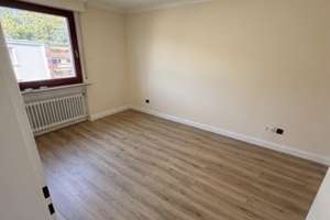 Helle , gut geschnittene 3-Zimmer-Wohnung in attraktiver Lage von Leverkusen-Schlebusch – 51375 Schlebusch, Leverkusen – Vorschaubild 2