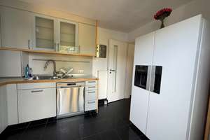 Modernes Einfamilienhaus in schöner Randlage mit Kamin, Garage, großer Garten und Dachterrasse! – 60599 Sachsenhausen-Süd, Frankfurt am Main – Vorschaubild 8