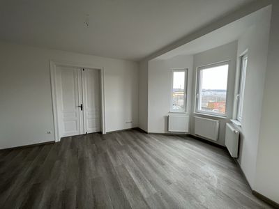Großzügige 5-Zimmer-Wohnung mit Balkon – Wohnen oder Arbeiten in Bestlage von Bad Hersfeld