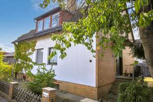 Ein Haus in Peine Stederdorf mit Potenzial:
gestalten Sie Ihr persönliches Zuhause – Die vollständige Adresse der Immobilie erhältst du vom Anbieter., 31228 Peine – Vorschaubild 2