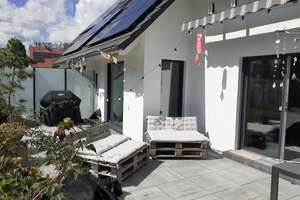 AUGSBURG-Firnhaberau+Niedrigenergiehaus+DHH+Gar.+Carport, helle Räume, gr.SW-Garten Erstbezug