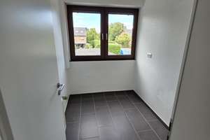Neuer Preis Interessantes Familienidyll: Freistehendes Haus mit ca. 230 m² Wohnfläche und 3 Garagen – Die vollständige Adresse der Immobilie erhältst du vom Anbieter., 47829 Uerdingen, Krefeld – Vorschaubild 26