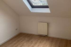 Kompakte DG 3-Zimmer mit neuem Laminat u. Wanne in Zentrumsnähe!
Stellplatz mgl. – Hainstraße 68, 9130 Sonnenberg, Chemnitz – Vorschaubild 2