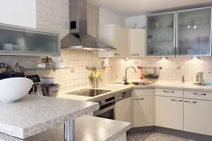 Einziehen & wohlfühlen: Top-gepflegte 4,5-Zimmer-Wohnung mit Balkon und TG-Platz – Die vollständige Adresse der Immobilie erhältst du vom Anbieter., 72766 Sondelfingen, Reutlingen – Vorschaubild 2