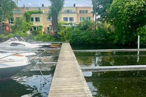 Wohnen am Wasser: Reiheneckhaus mit Dachterrasse und privatem Bootssteg in Berlin-Spandau