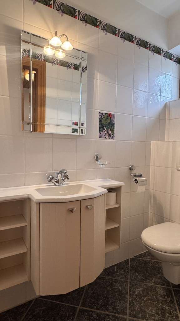 Immobilie in Aschheim - Geräumiges Reihenmittelhaus mit 6 Zimmern, 2 Bäder in ruhiger Lage / Aschheim - Bild 2