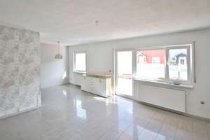 Wohnen mit Freiraum: Einfamilienhaus mit Balkon, Terrasse und Garage – Die vollständige Adresse der Immobilie erhältst du vom Anbieter., 76870 Kandel – Vorschaubild 1