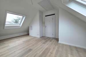 7517 - Neu saniertes Dachgeschossapartment nähe Hauptbahnhof! – Die vollständige Adresse der Immobilie erhältst du vom Anbieter., 76137 Südweststadt, Karlsruhe – Vorschaubild 2
