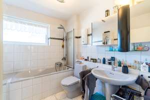 Modern ausgestattet: 3 Zimmer mit Fußbodenheizung, Kamin & Balkon – Die vollständige Adresse der Immobilie erhältst du vom Anbieter., 44309 Brackel (Ortsteil), Dortmund – Vorschaubild 4