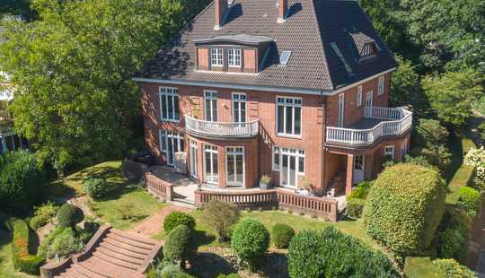 Bild von Wer das Besondere sucht: Historische Backsteinvilla am Alsterlauf