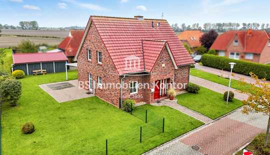 Bild von Top gepfl. Einfamilienhaus mit Nebengebäude, Terrasse, Gartenanlage in ruhiger Wohnlage!
