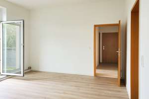 Mit Video: Viel Platz in 2 Zimmern mit großer Küche und Balkon! – Otto-Richter-Straße 45, 39116 Sudenburg, Magdeburg – Vorschaubild 7