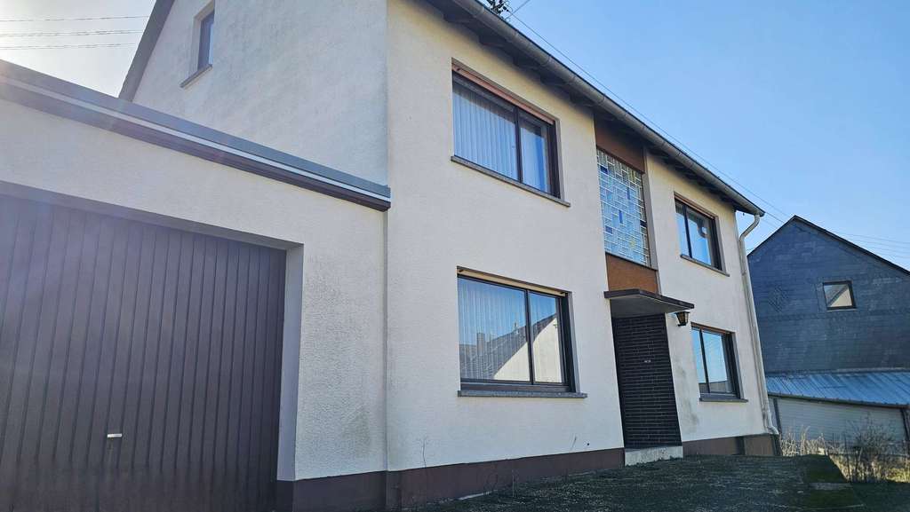 Immobilie in Liebshausen - Freistehendes Einfamilienhaus mit großem Garten und Ausbaureserve in der Nähe von Rheinböllen - Bild 3