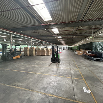 ca. 1.000 m² bis zu ca. 4.800 m² Hallenfläche mit Rampenandienung in Wentorf