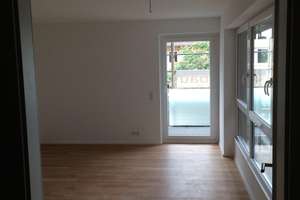 Attraktive 2-Zimmer-Wohnung mit Balkon im Herzen von Bonn-Beuel – Gottfried-Claren-Straße 26, 53225 Beuel-Mitte, Bonn – Vorschaubild 3