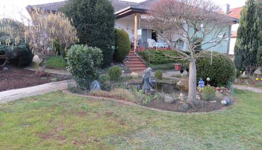 Bild von "SCHÖN WOHNEN" - BUNGALOW MIT PARKÄHNLICHEM GARTEN