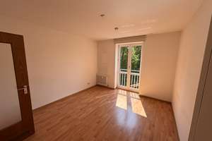 Zentral gelegene 3,5-Zimmer-Wohnung mit Balkon und grünem Ausblick – Robert-Koch-Straße 31, 45879 Altstadt, Gelsenkirchen – Vorschaubild 9
