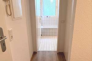 Renovierte 2-Zimmer-Erdgeschosswohnung mit Balkon in Wuppertal  – Hesselnberg 25, 42285 Barmen, Wuppertal – Vorschaubild 10