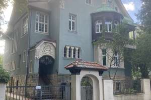 Wohnung in denkmalgeschützter Villa