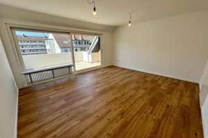 Provisionsfrei: 4-Zimmer-Dachgeschosswohnung mit Südbalkon & Garagenstellplatz in Schwachhausen – Scharnhorststraße -, 28211 Radio Bremen, Bremen – Vorschaubild 3
