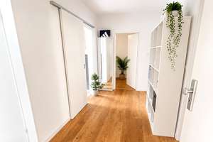Modern renovierte 3-Zimmer-Wohnung mit großzügigem Balkon in ruhiger Lage in Forstenried