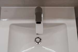 Großzügige 4-Zi. Whg. mit Balkon, hochwertiger EBK, Ankleide & Gäste-WC mit Dusche – Nachodstraße 15B, 10779 Wilmersdorf, Berlin – Vorschaubild 12