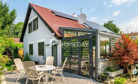 Viel Platz für die Familie - großzügiges EFH mit Wintergarten, schönem Grundstück und Sauna