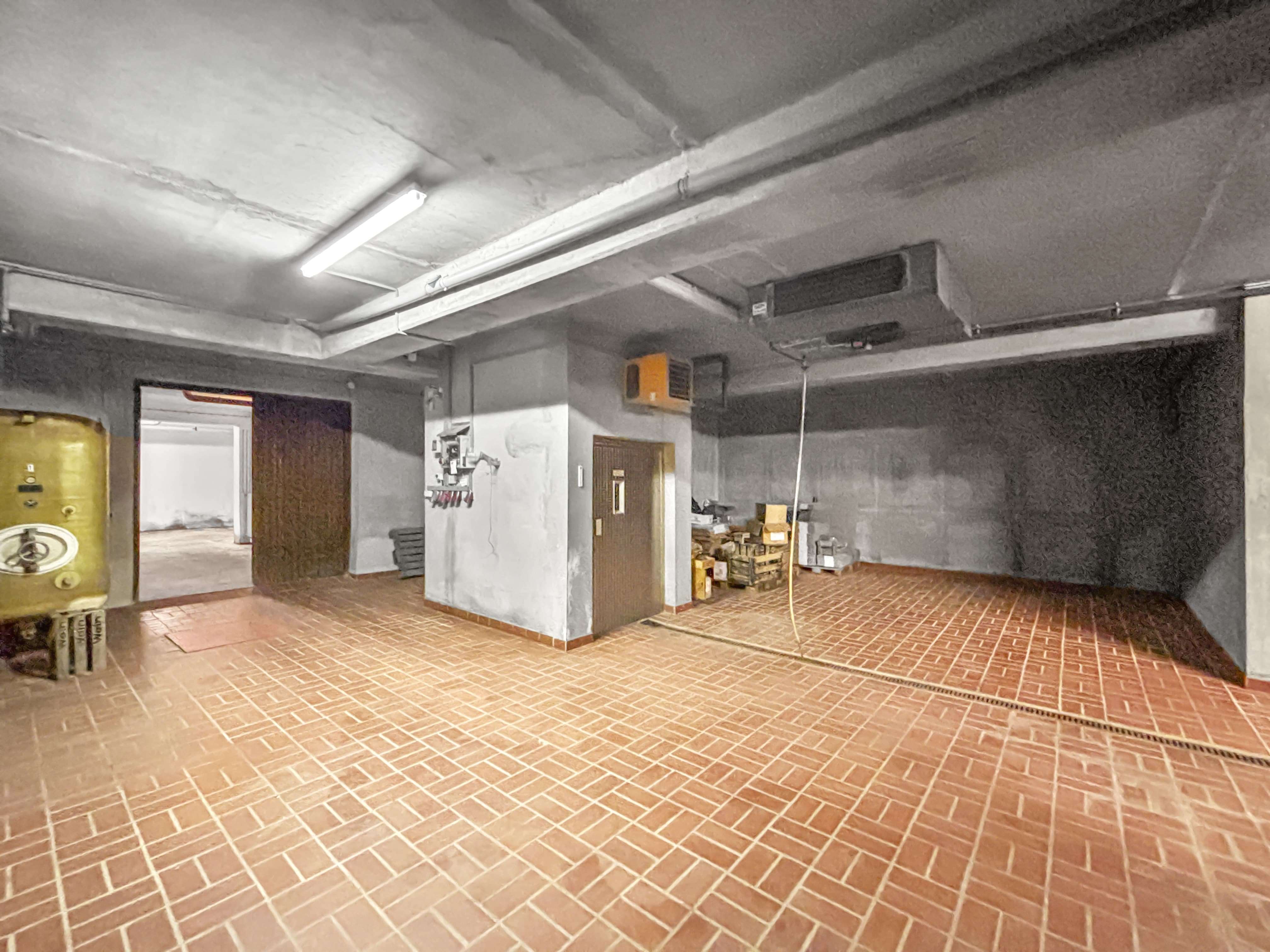 Immobilie in Sommerhausen - Ehemaliges Weingut - Wohnhaus und Nebengebäude in Sommerhausen - Bild 3